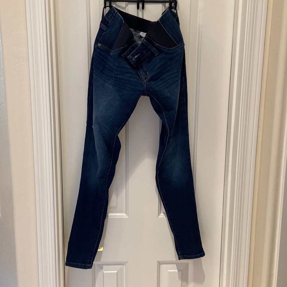 NWOT MATERNITY JEANS